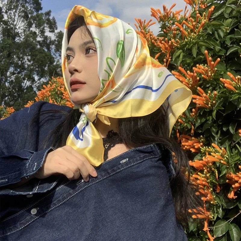 70cm Square Lemon Print Yellow - Ascot Neck Scarf 리뷰 및 가격