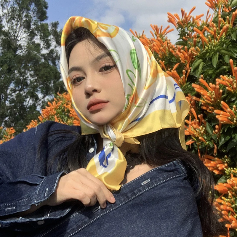 70cm Square Lemon Print Yellow - Ascot Neck Scarf 리뷰 및 가격