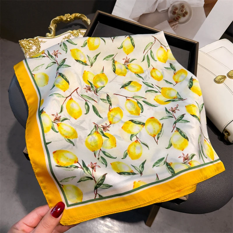 70cm Square Lemon Print Yellow - Ascot Neck Scarf 리뷰 및 가격