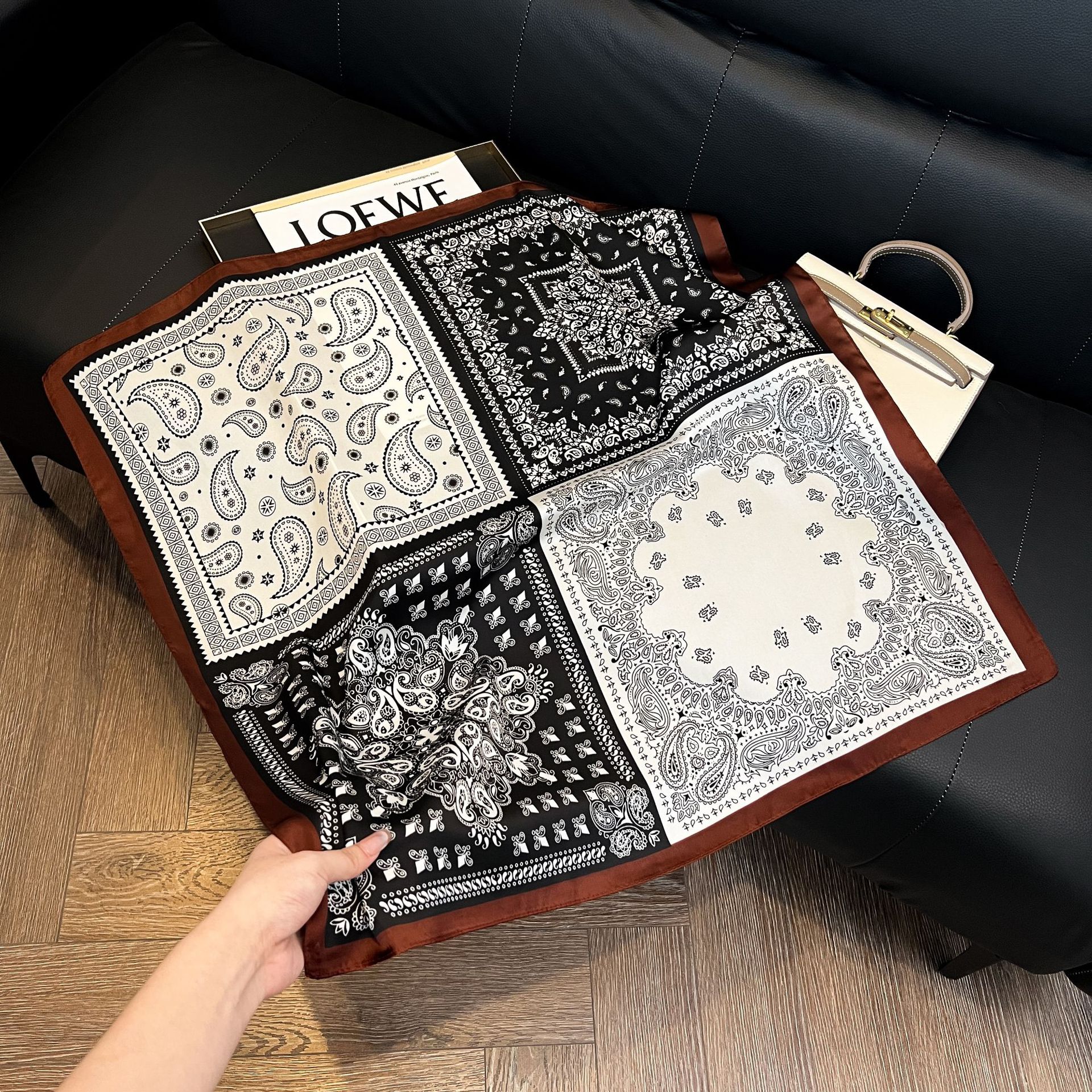 Luxury Square Silk-like Scarf  - Silk Neck Scarf 리뷰 및 가격