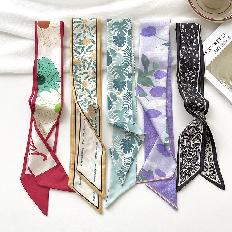 New luxury Brand Model Small S - Silk Neck Scarf 리뷰 및 가격